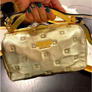 Super cute gold shoulder bag or night bag